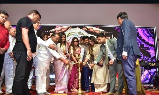 Industry Minister assured glass and bangle entrepreneurs of industrial growth