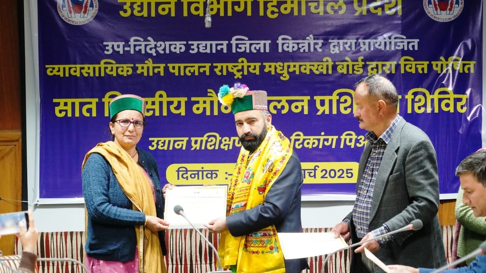 Seven day beekeeping training camp concluded in Rikangpio