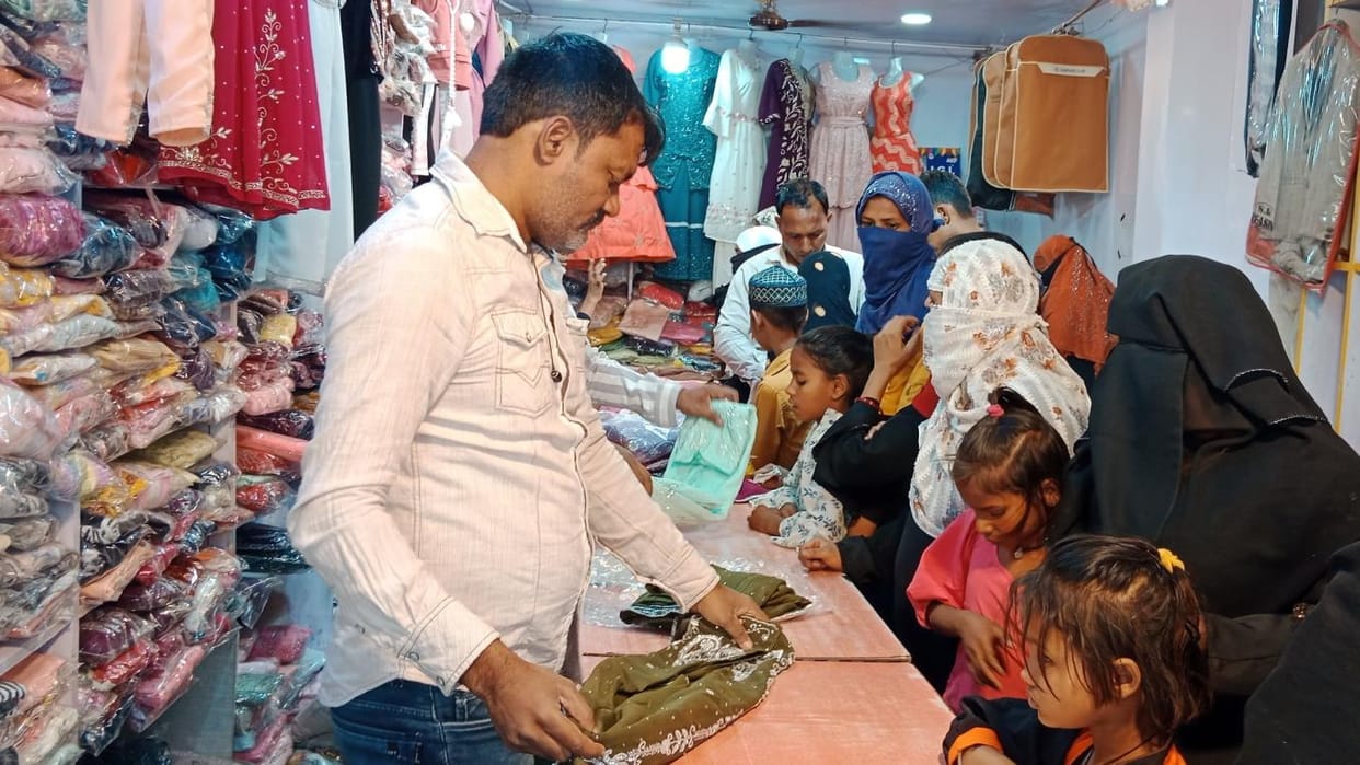 Markets are bustling on Eid, crowds flock in for shopping