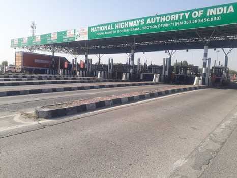 Fee increased by Rs 5 for cars and Rs 15 for buses and trucks