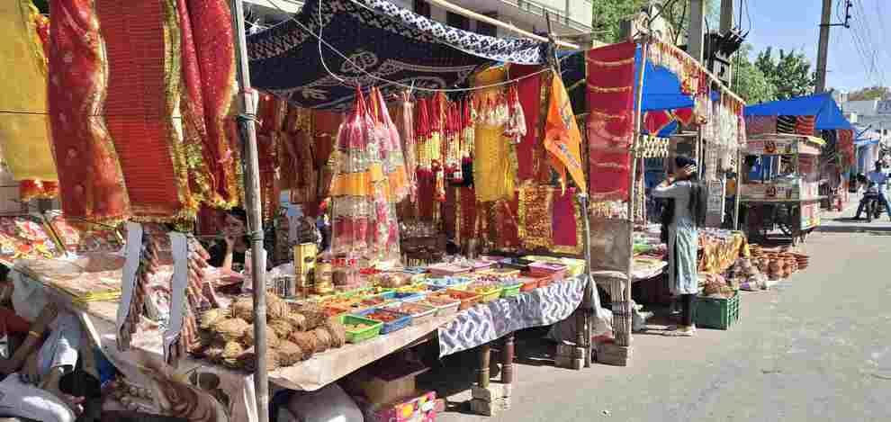 Chaitra Navratri: Preparations for the worship and decoration of the mother are in full swing, preparations have also started in homes