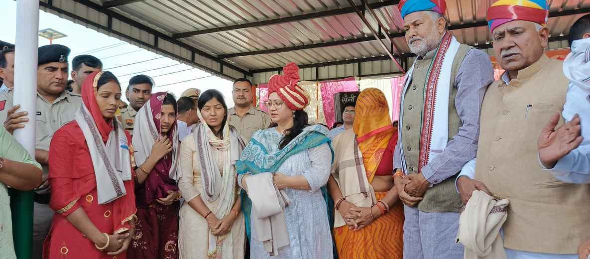 Health Minister Aarti Singh Rao unveiled the statue of martyr Vikas Sharma