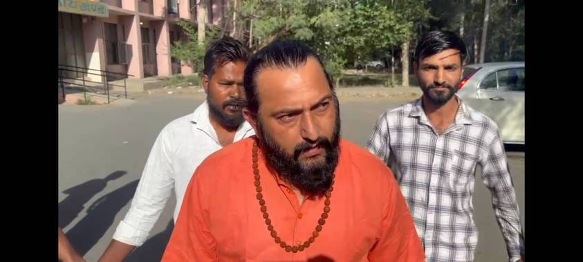Radheshyam aka Param Guru said, I will not build an ashram or a cowshed, I will only do devotion