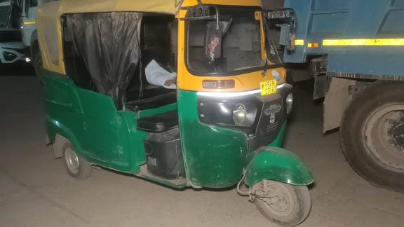 Auto overturned near Chandimandir toll plaza, four month old girl died
