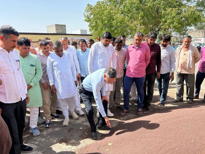 Deputy Commissioner visited the grain market in the dispute case between the handling agent and the society