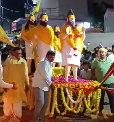 Devotees gathered on the birth anniversary of Saint Premanand