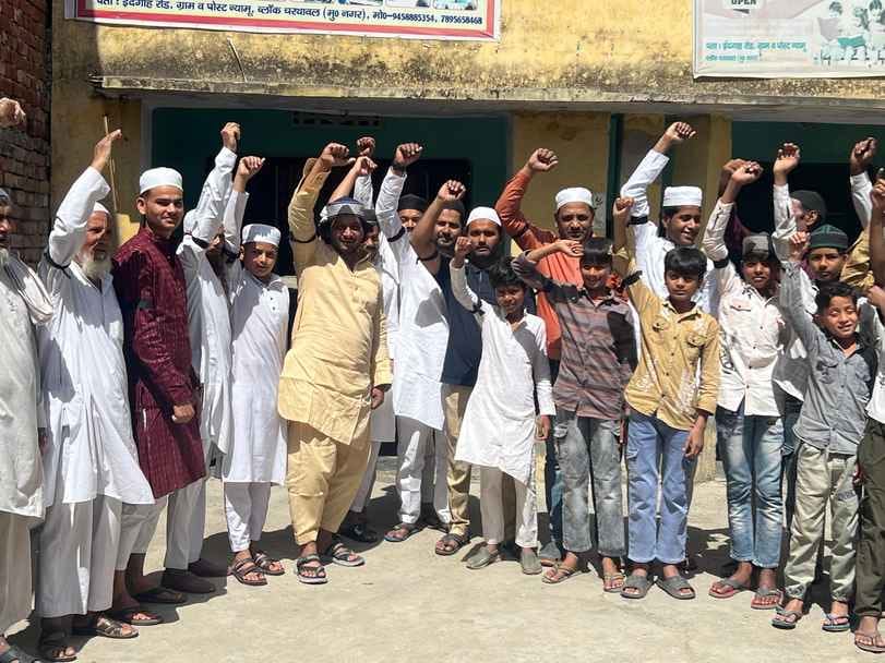 Black bands tied in protest against Wakf Amendment Bill