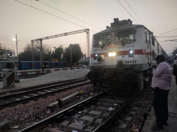 Five pairs of special trains will run for summer travel