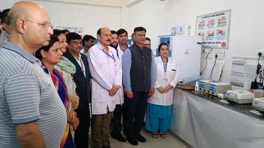 NHPC gave Machine to Hopsital