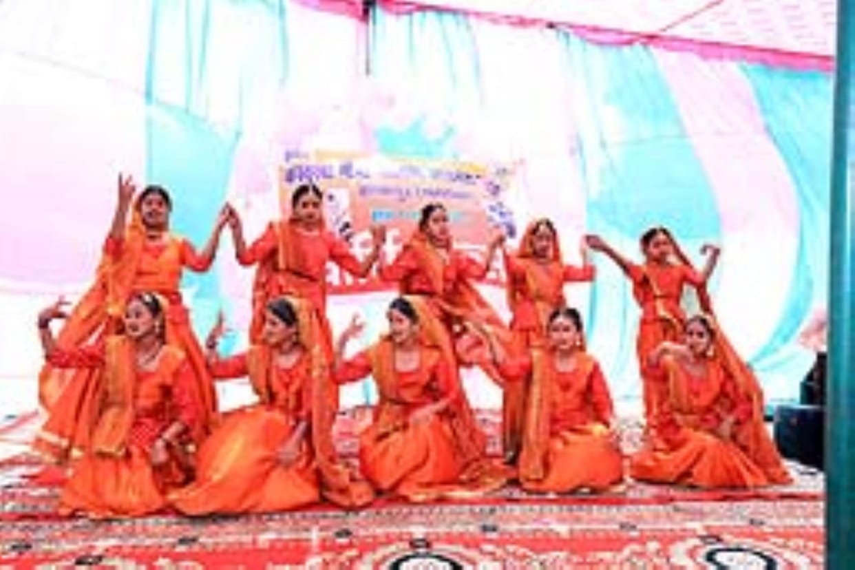 Kasturba Gandhi Balika Vidyalaya's annual function was celebrated with great pomp