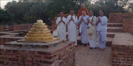 Followers from Thailand who reached Gandhakuti did flower worship
