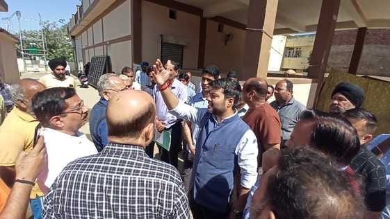 The commissioner visited the slaughterhouse