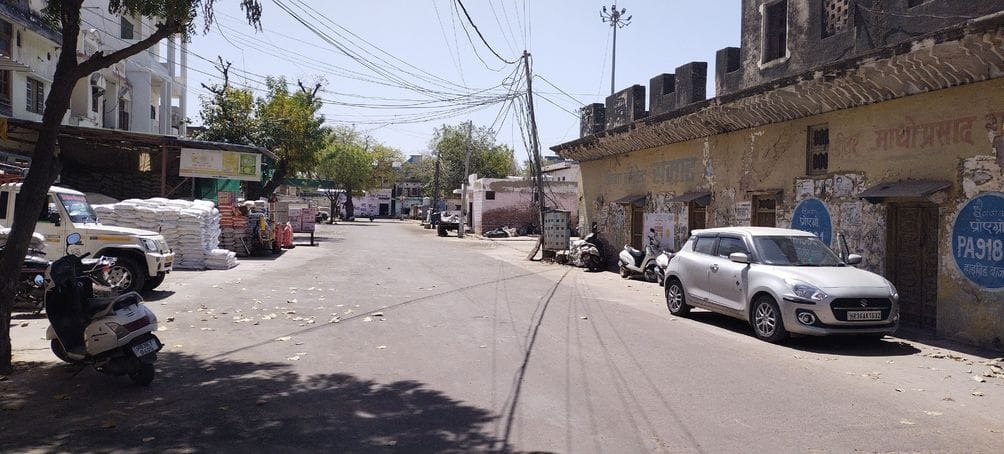 Market committee issued notice to 20 traders to remove encroachment from grain market
