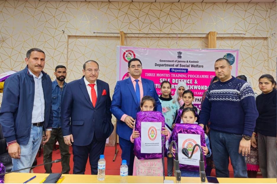 Start Training of Marshal Arts Gave to Girls
