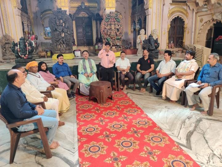 pahalee baar shreekrshn janmabhoomi kee mukti ka sandesh dene vaalee jhaankee hogee shaamil