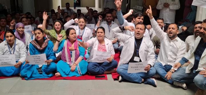 NHM Employee on Strike in Reasi