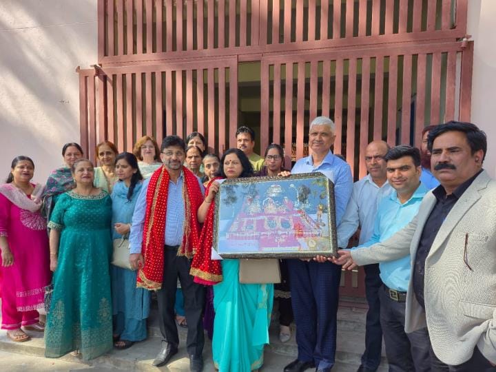 Gave Retirement Party to HDO