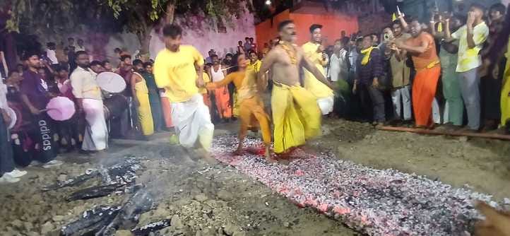 The devotees of Sheetla Mata gave the test on burning embers