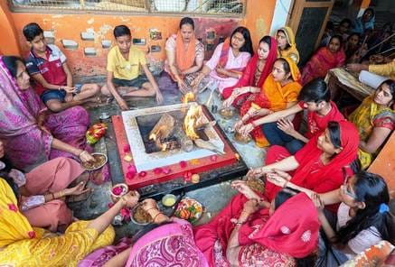 Mother Shailputri was worshiped by establishing Ghat in every house