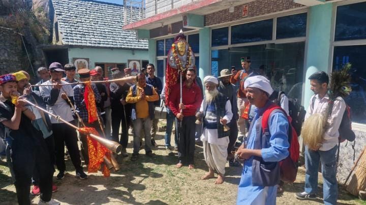 Badadev Kamrunag left for Suket Devta fair