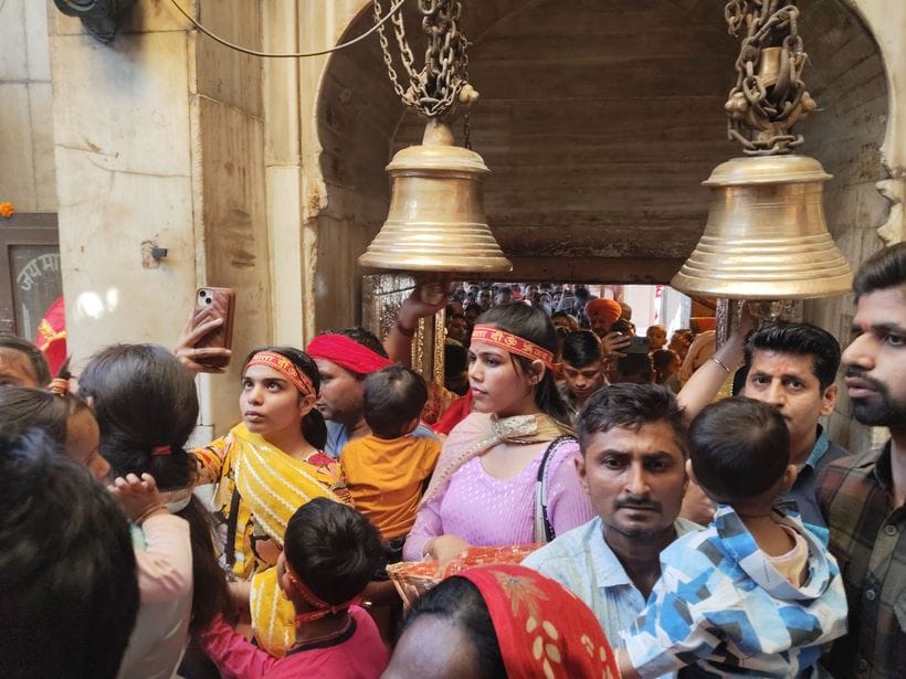 On the second Navratri, 15 thousand devotees attended the court of Maa Chintapurni