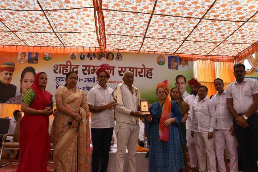 Minister Aarathi Rao inaugurated development works worth Rs 2.10 crore including martyr memorial