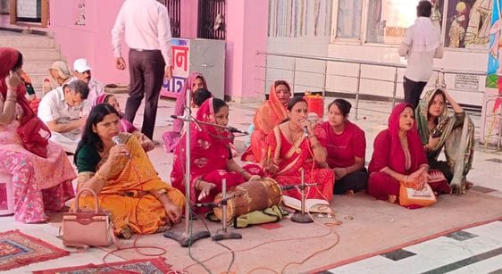 On the second day of Navratri, Mother Brahmacharini was praised