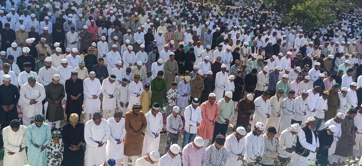 Eid celebrated with enthusiasm with prayers for peace