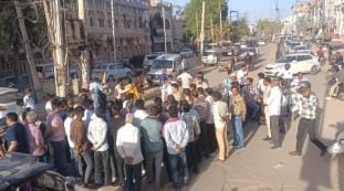 People blocked the road for half an hour due to disruption in drinking water supply