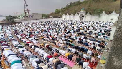 Dewas News: Eid prayers were offered at Idgah Jama Masjid