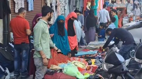 Shoping Due to EID