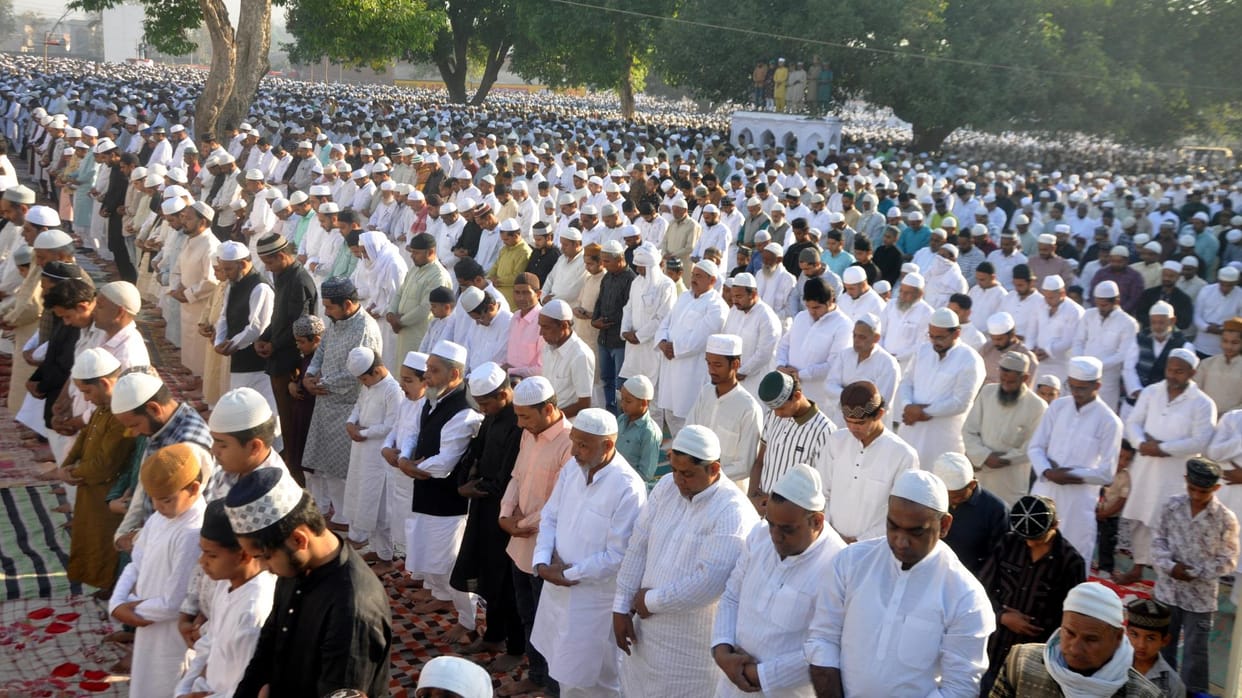 First read namaz and then prayed