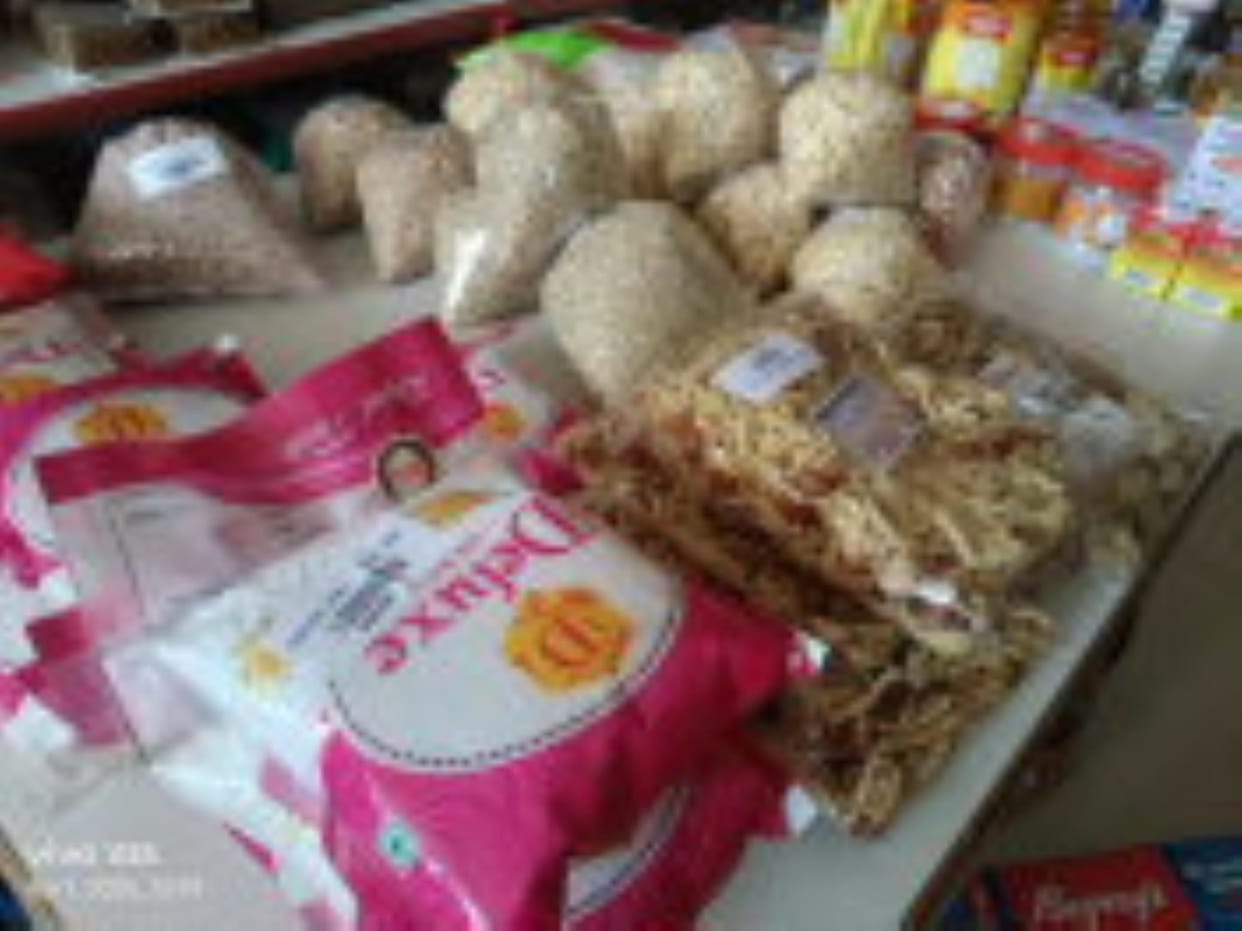 Peanut seeds are sold for 90 to 130 rupees per kg, one liter of oil is being sold for 165 rupees