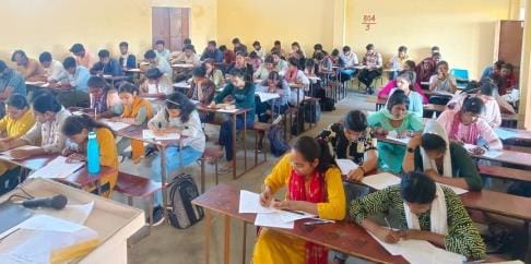 Sandhya Kushwaha tops the competitive exam