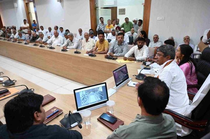 Contribute in making Hisar an ideal city: Mayor