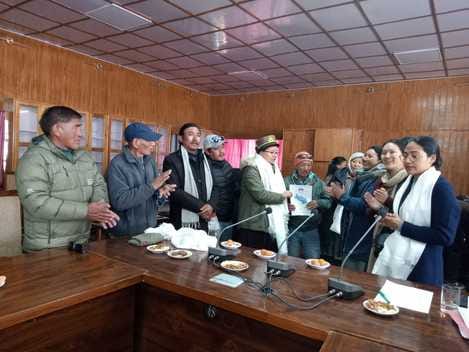 Leases of land given to 42 people in Kaza