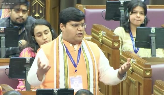 Shikhar Puri of Lakhimpur gave a speech in the assembly