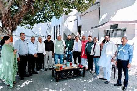 The executive committee of Hindu Educational Institute took charge