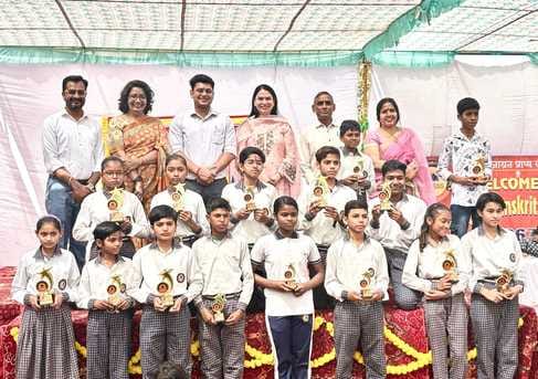 On the first day, 850 students took admission in 406 schools