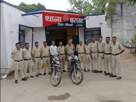 आरोपियों से जब्त मोटर साइकिल