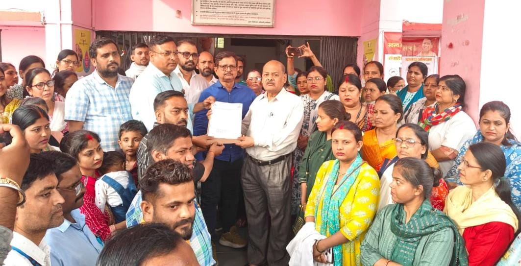 Contract workers protest for salary hike