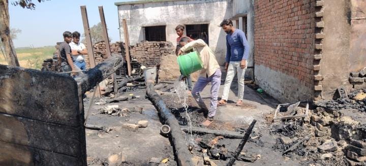 Panic due to fire in primary school along with three houses