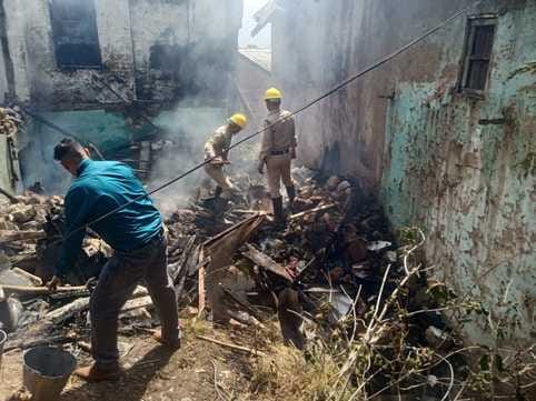 Fire in two houses causes loss of Rs 40 lakh