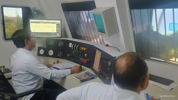 IIT students will learn the intricacies of electric rail engine operation