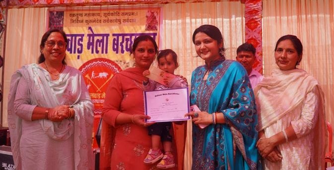 Atharva and Navika got first prize in baby show