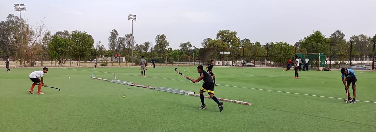 Hockey players forced to practice on dilapidated astroturf ground