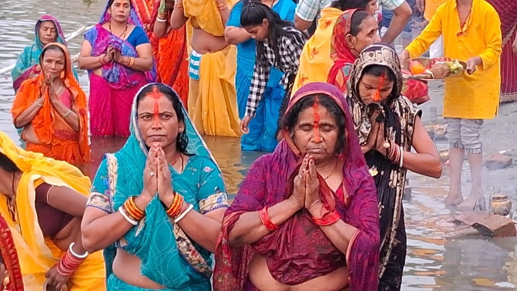 Chhath Puja 2025 The Symbolism of Long Sindoor in Chhath Puja Religious and Scientific Reason Behind