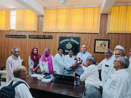 Awaz Foundation welcomed Civil Surgeon Dr. Dahiya