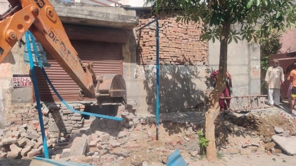 Possession of land given for compost pit, 16 permanent structures removed after protest