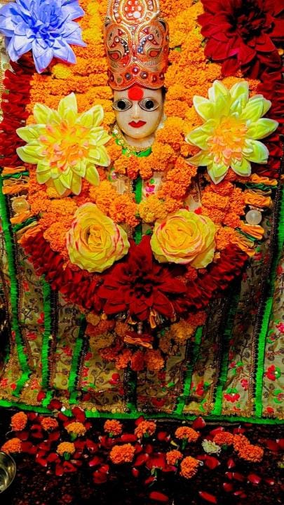 Worship Maa Katyayani and shout slogans